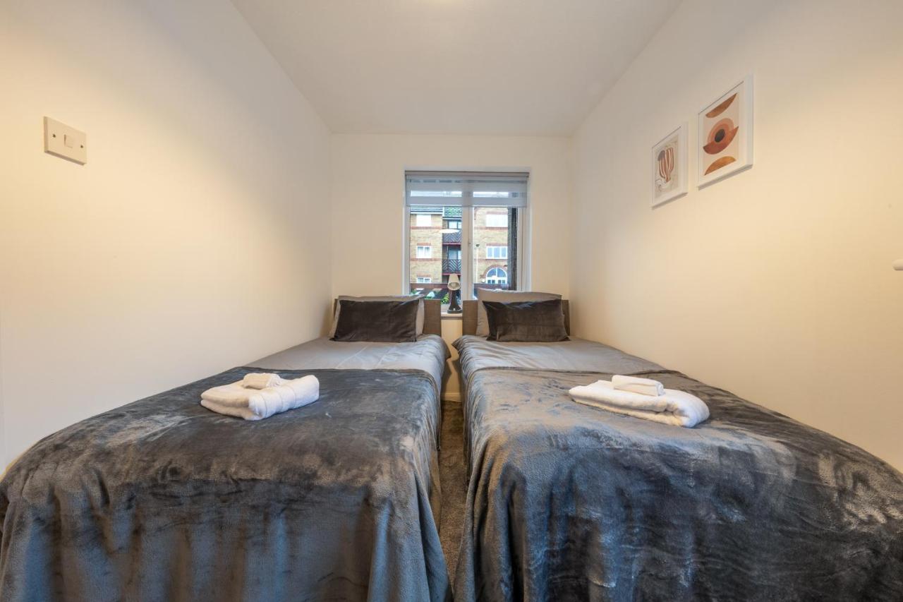 Luxury 2 Bed Apartment Stansted Airport Bishops Stortford Бішопс-Стортфорд Екстер'єр фото